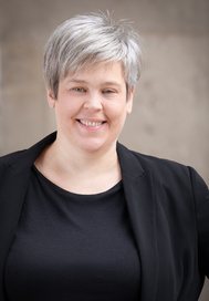 Portrait of Sylvi Rennert.